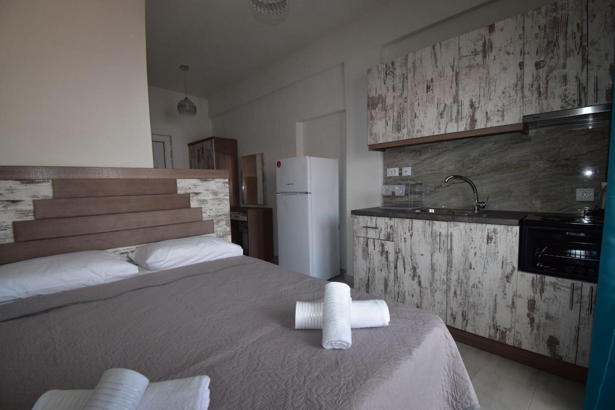 Apartments Miki Polychrono Ngoại thất bức ảnh