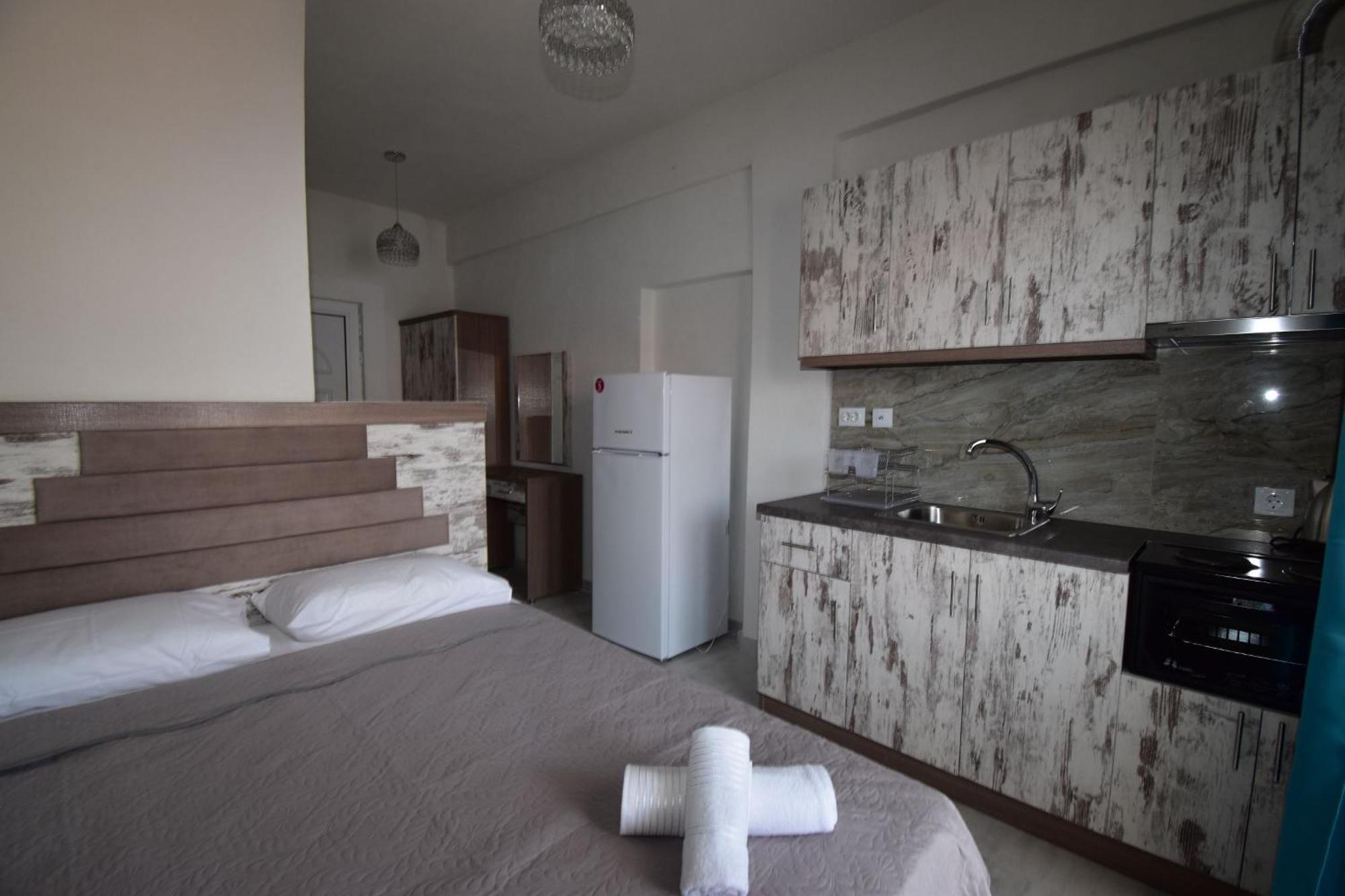 Apartments Miki Polychrono Ngoại thất bức ảnh